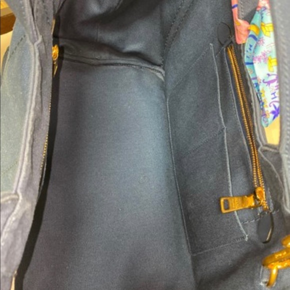 Prada Canapa - Picture 5 of 12